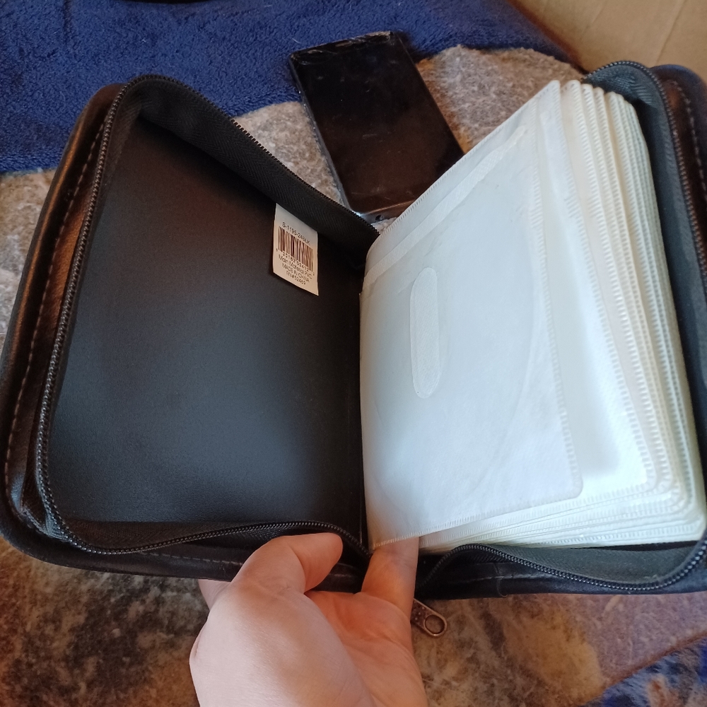 Cd holder